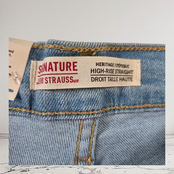 Signature By Levi's Women's High Rise Straight Leg Jean Size 8 - Picture 6 of 9